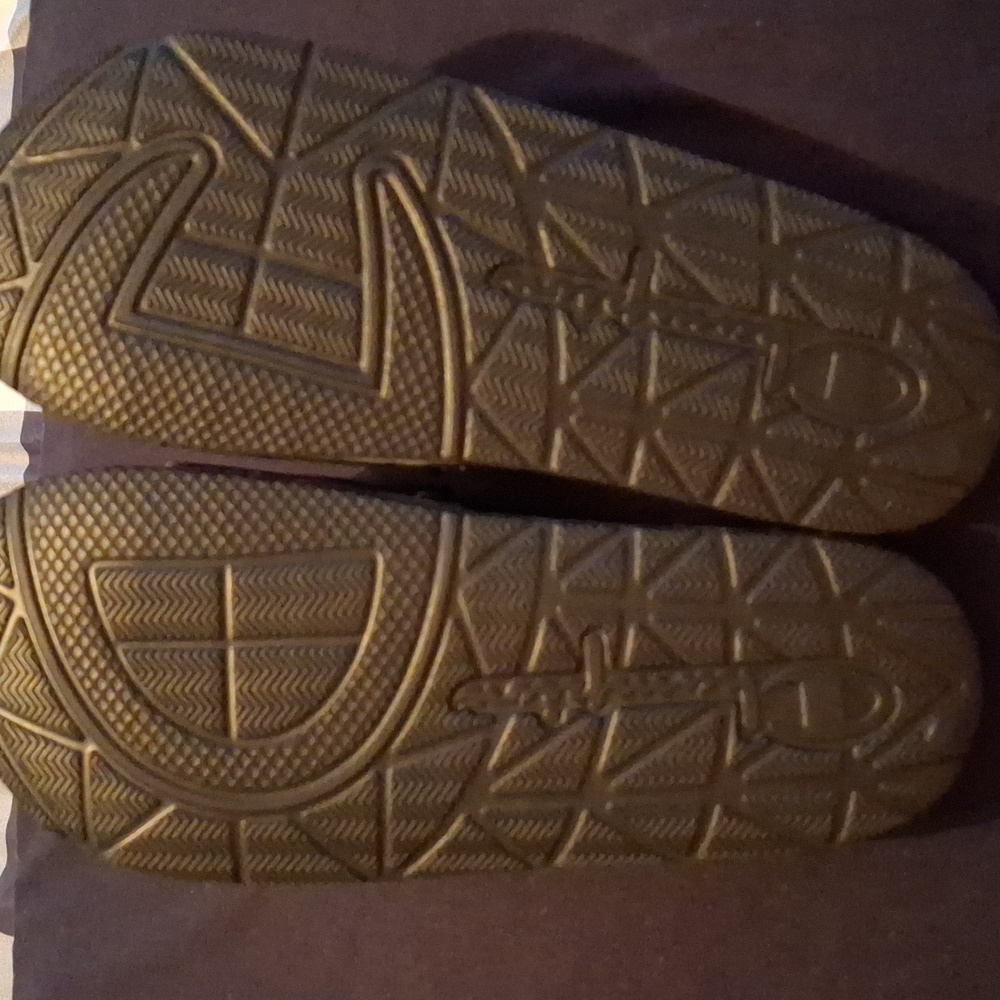 NWOT !!!Champion Black and Red Slide Sandals with Iconic Logo Boys Size 3 - Picture 4 of 5